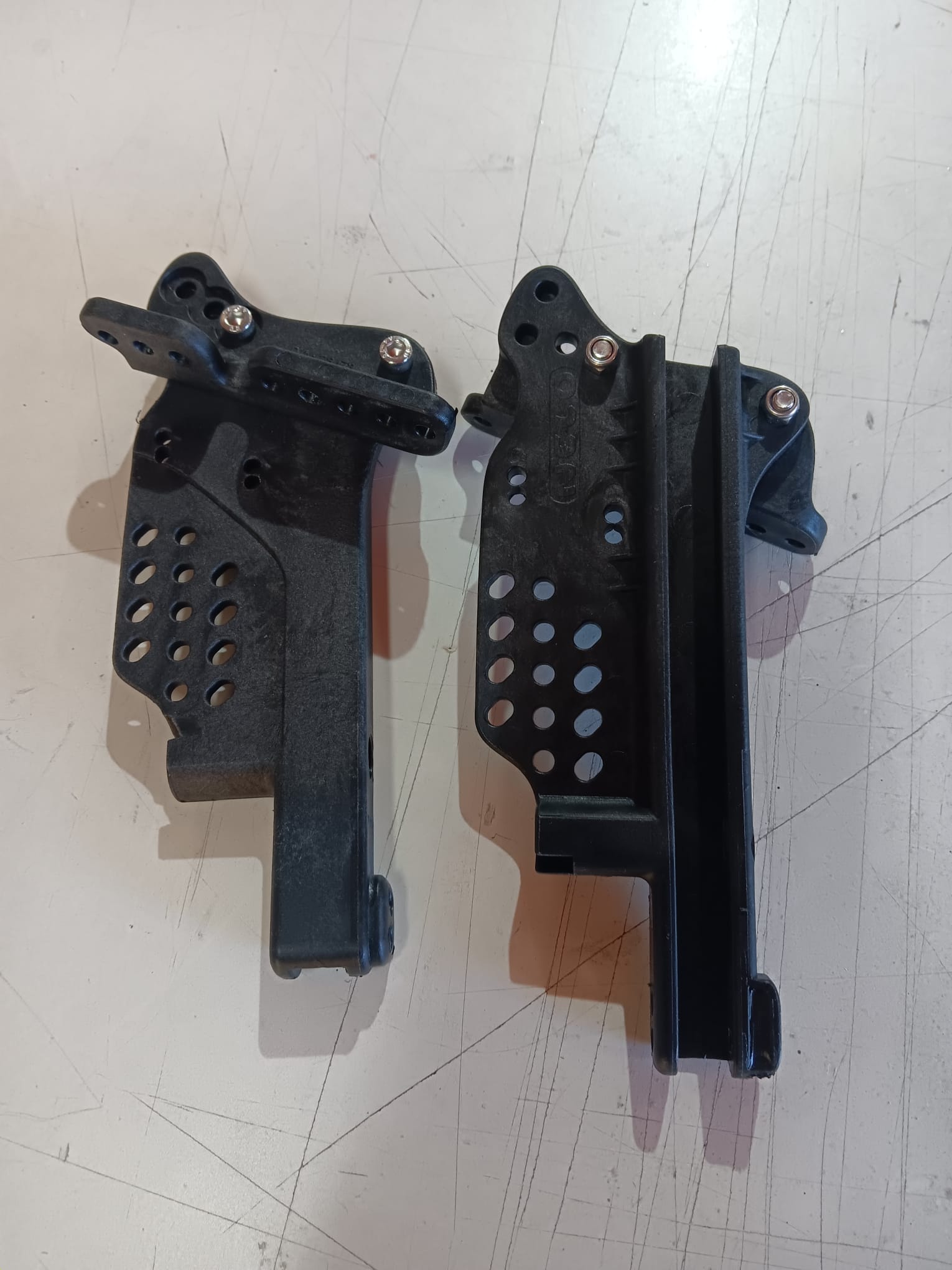 GUÍAS LATERALES REPOSAPIÉS